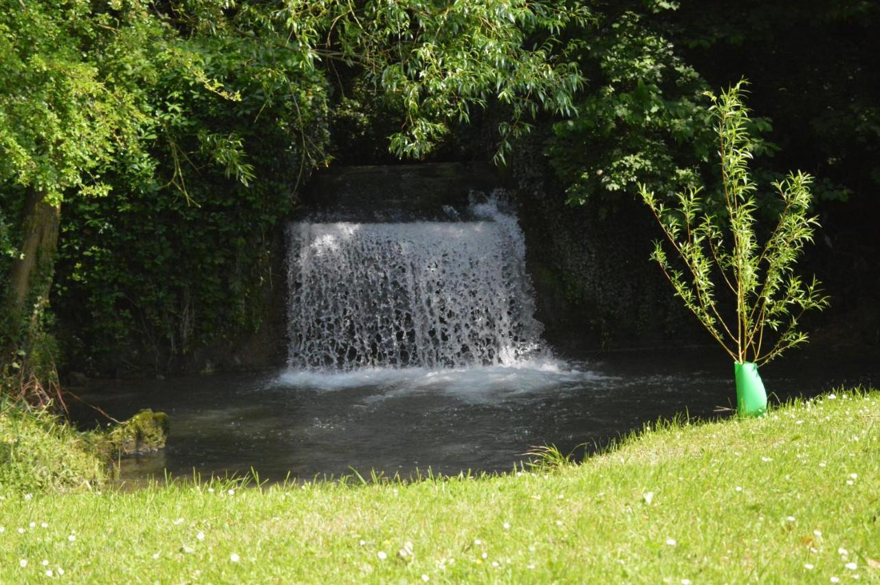 Les Gites Insolites De La Cascade Lespesses Εξωτερικό φωτογραφία